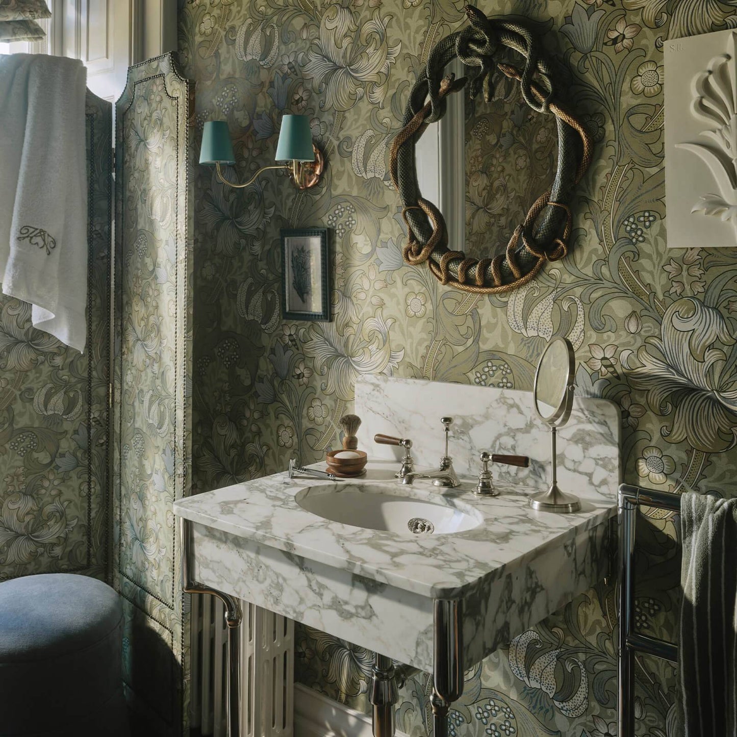 Golden Lily Wallpaper - Apple - House of Hackney - 1 - WA - GOL - DI - APP - XXX - Premier Wallcovering