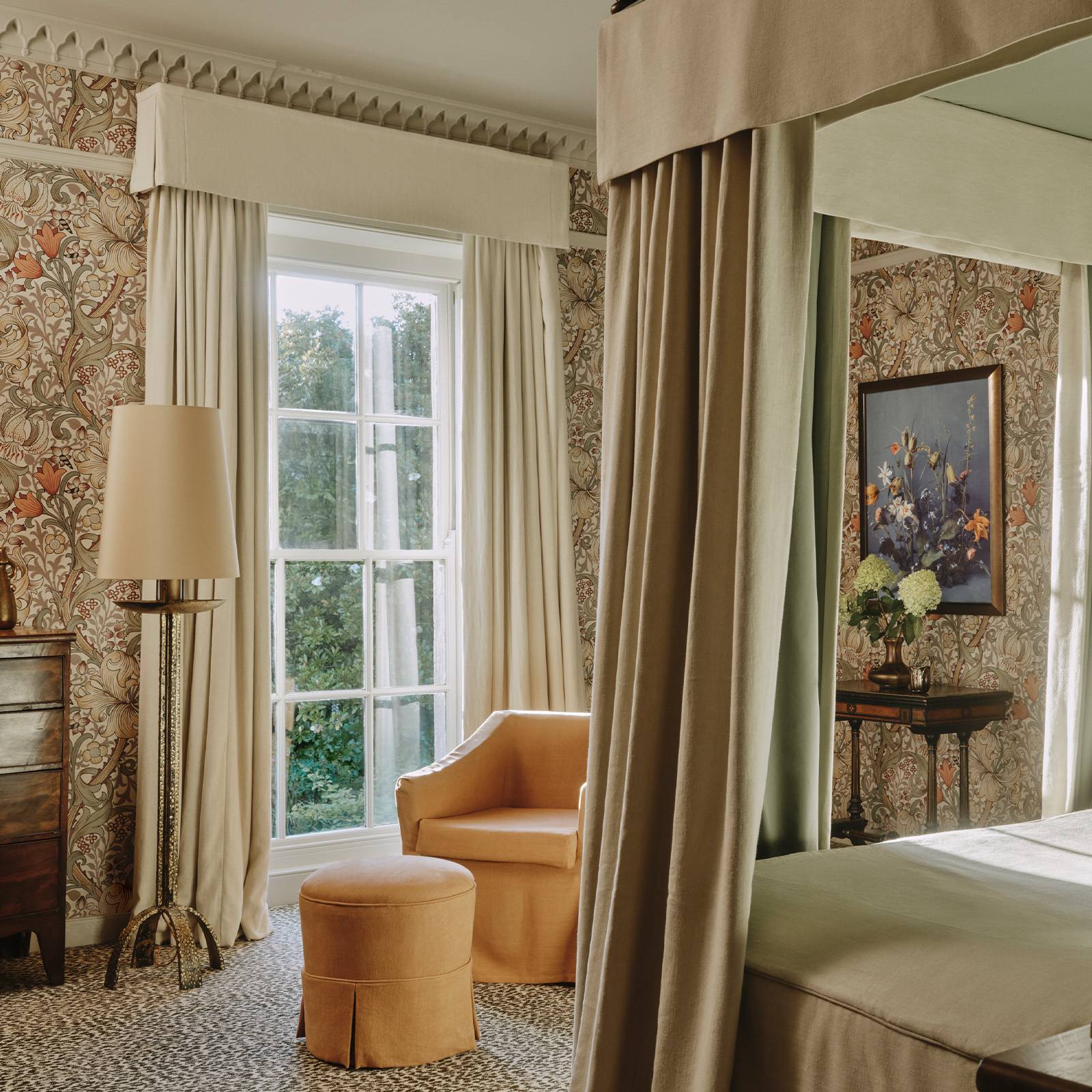 Golden Lily Wallpaper - Cirrus - House of Hackney - 1 - WA - GOL - DI - CIR - XXX - Premier Wallcovering